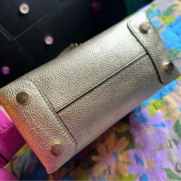 ⛅️[ Michael Kors ] Mercer Leather Crossbody Metallic Gold Bag - Picture 14 of 17